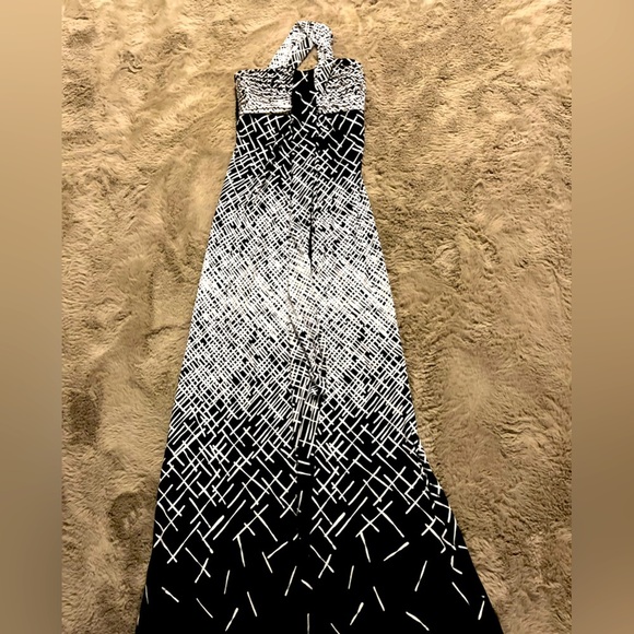 Summer dress - Picture 1 of 6